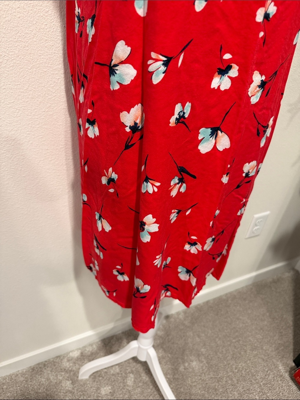 SO Red Floral Lightweight Slip Dress. Sleeveless, Adjustable Straps. Size L. - Picture 4 of 13